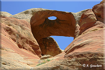 Blick auf Hole-in-the-Bridge Arch